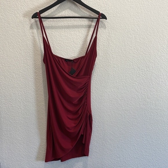 NEW PrettyLittleThing Shape Burgundy Ruched Side Bodycon Dress Size 10 - Picture 2 of 7